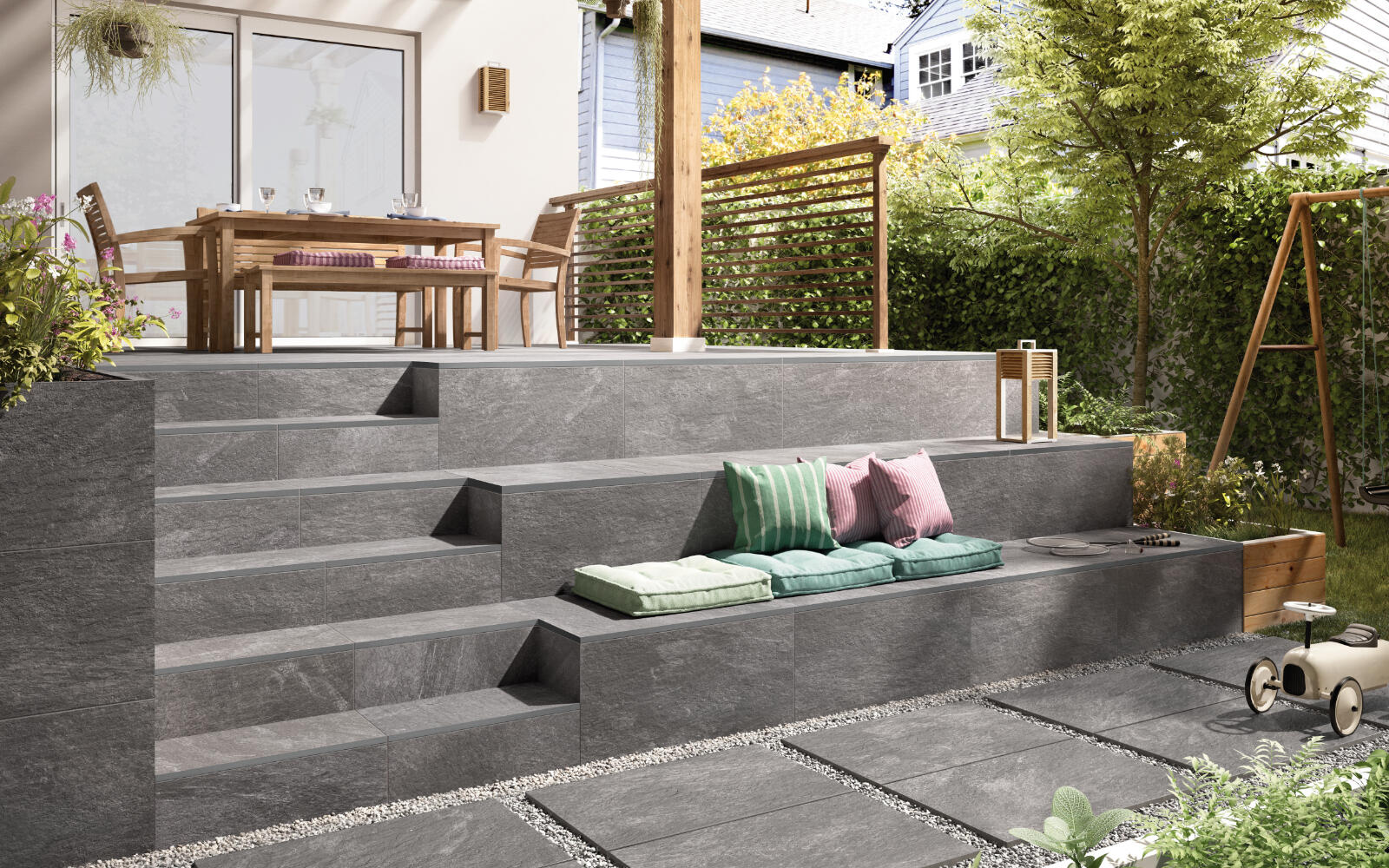 Terrasse mit gefliester Sitztreppe